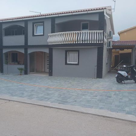 Apartmani Piskoric Vir Esterno foto