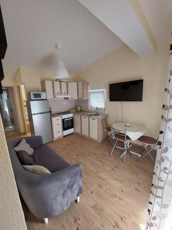 Apartmani Piskoric Vir Esterno foto