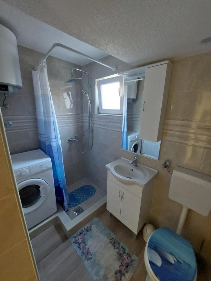 Apartmani Piskoric Vir Esterno foto