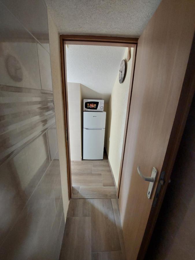 Apartmani Piskoric Vir Esterno foto