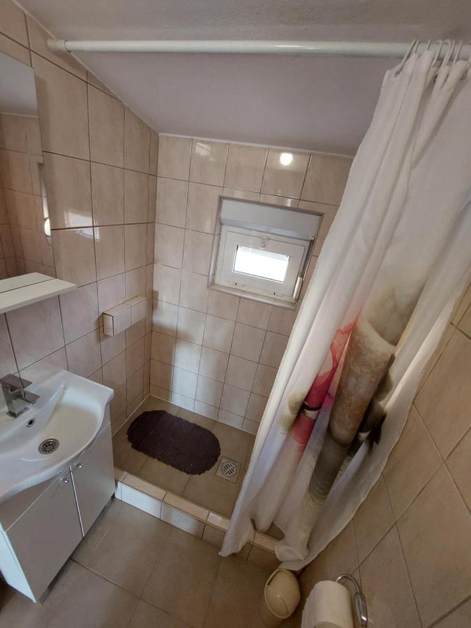 Apartmani Piskoric Vir Esterno foto