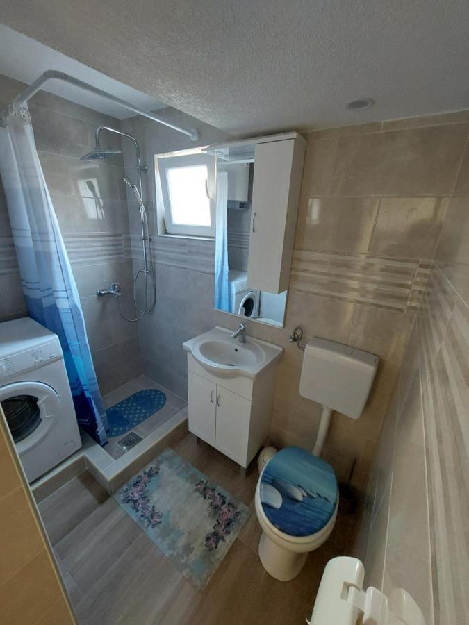 Apartmani Piskoric Vir Esterno foto