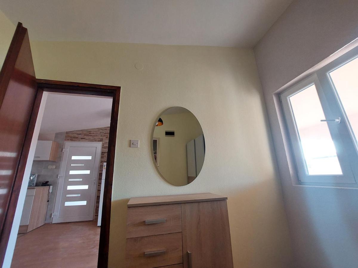 Apartmani Piskoric Vir Esterno foto