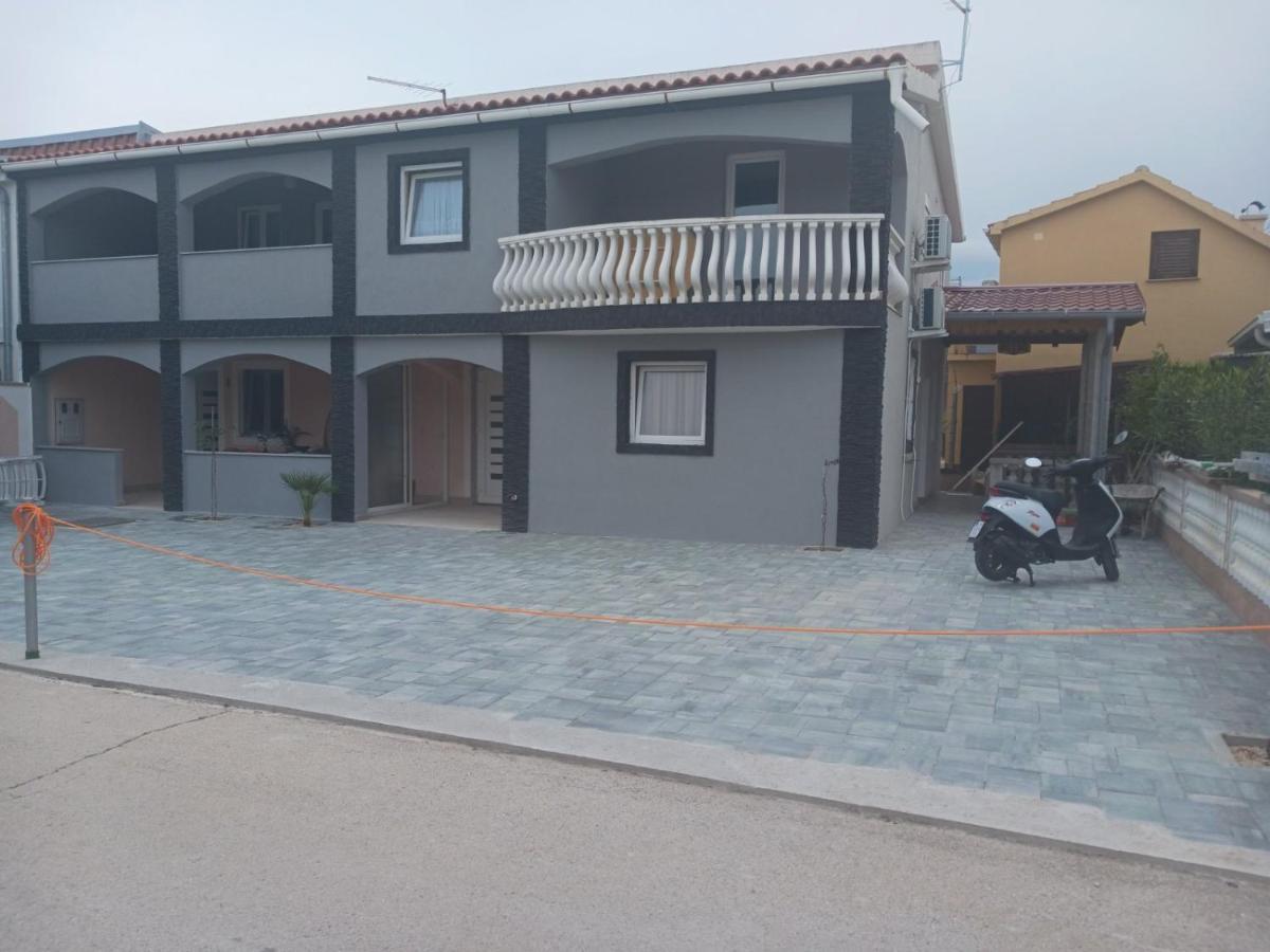 Apartmani Piskoric Vir Esterno foto